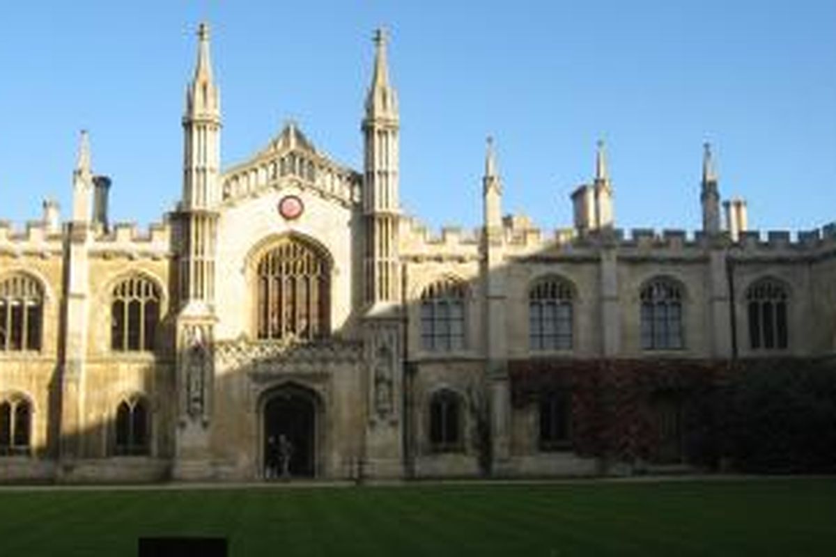 Salah satu sudut Kompleks Cambridge University Inggris.
