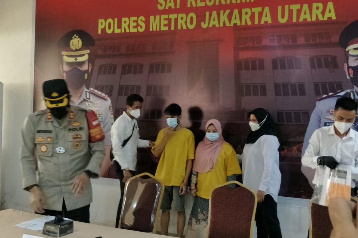 Polres Metro Jakarta Utara mengungkap penangkapan pelaku kasus malapraktik filler payudara model Monica Indah, Jumat (26/3/2021).