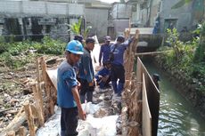 Curhat Camat soal Perbaikan Tanggul Jatipadang yang Terkendala Akses Jalan Sempit