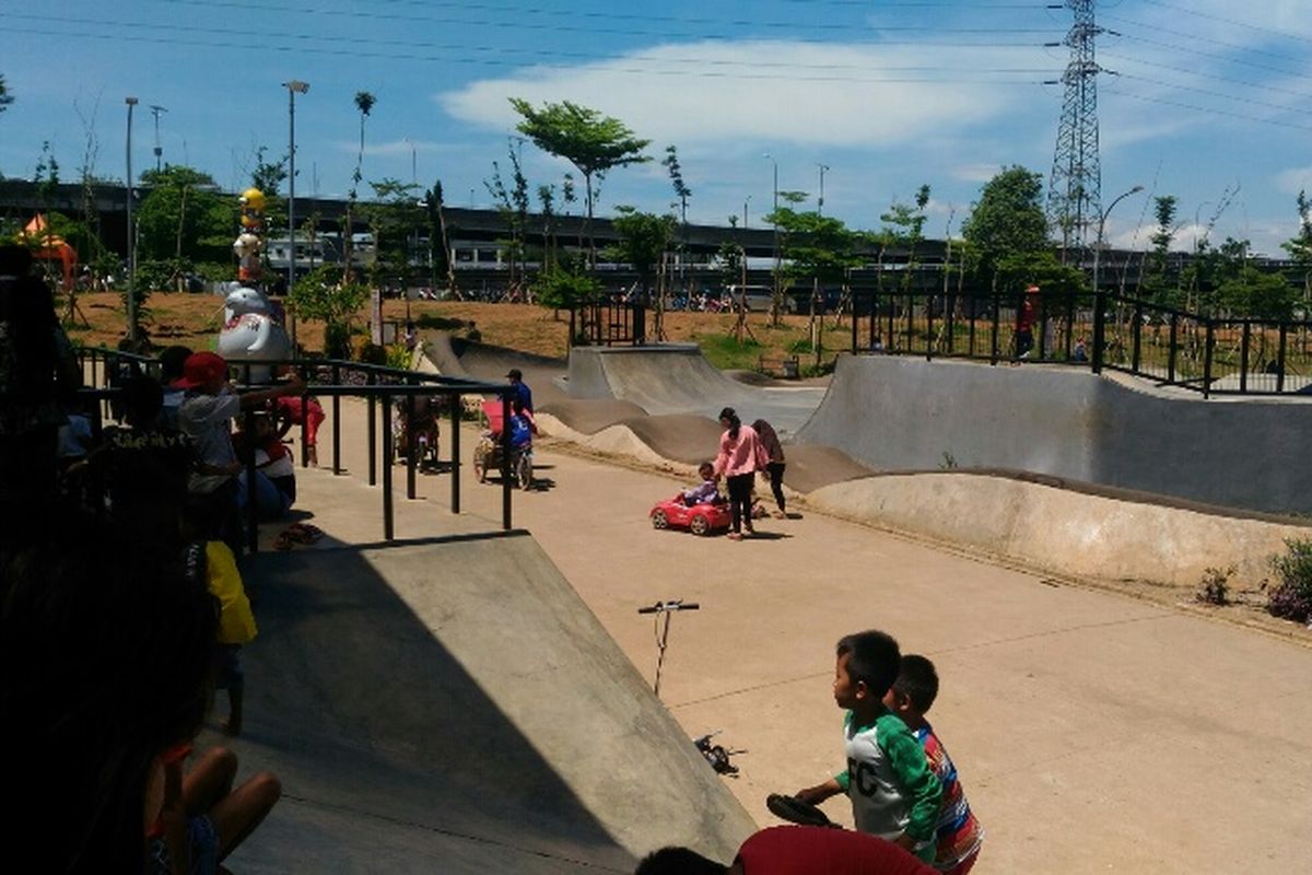 RPTRA Kalijodo menjadi salah satu lokasi rekreasi libur Natal, Senin (25/12/2017).