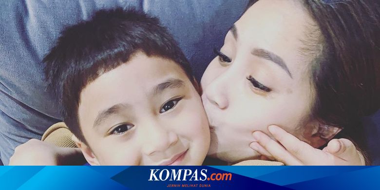 Kocaknya Rafathar yang Tertidur Pulas di Stadion Fenerbahce - Vimarsana News
