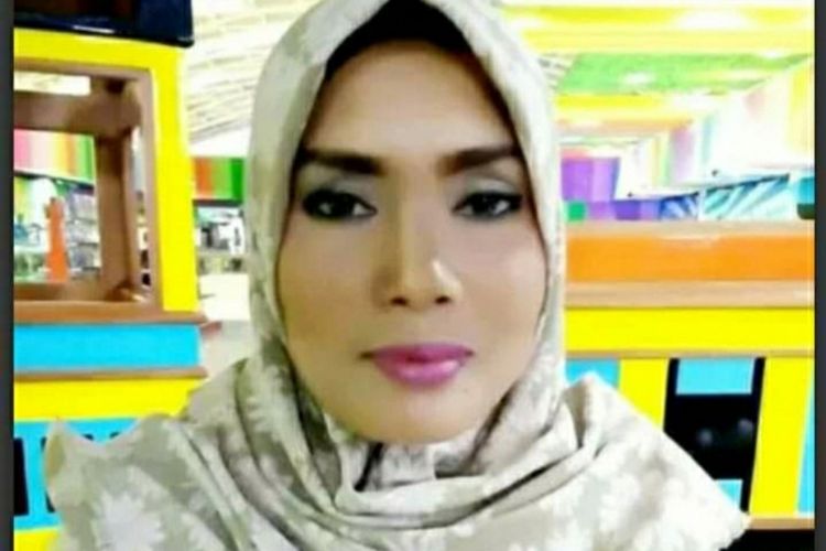 Istri Khairudin Siregar, Ervina alias Evi yang sedang dicari setelah minggat dari rumah. Bagi yang menemukannya bisa mendapat hadiah Rp 75 juta. 