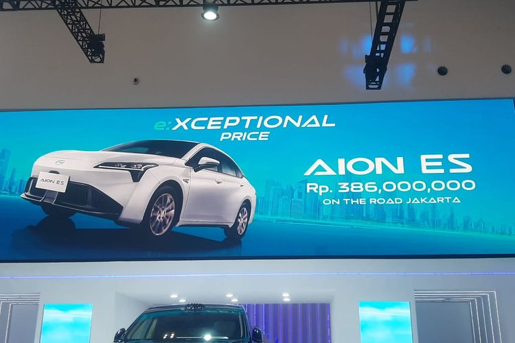 Sedan listrik Aion ES