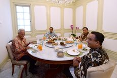 Gimik Politik di Balik Meja Makan Istana