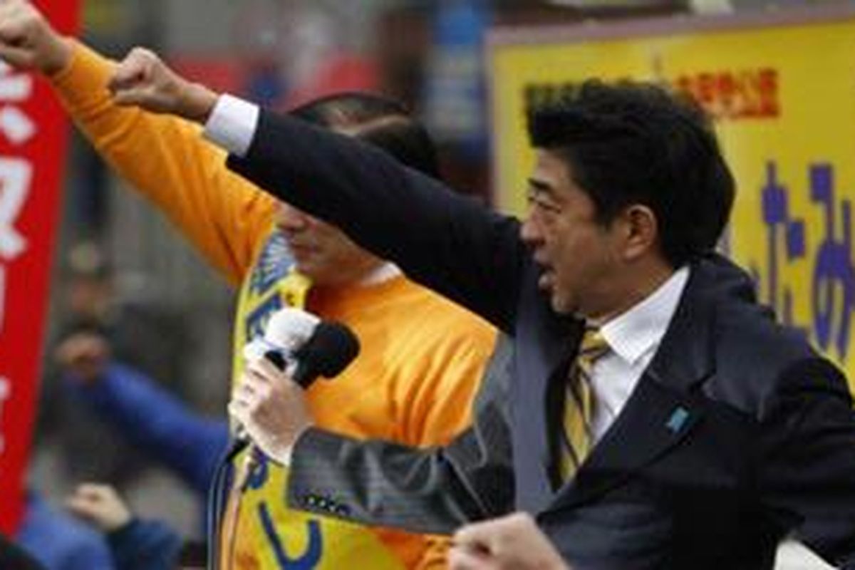 Kemenangan Shinzo Abe mendapat reaksi positif dari bursa dan dianggap bisa memperbaiki ekonomi Jepang. 