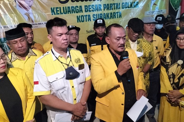 Forum Peduli Partai Golkar Surakarta (FP2GS) di Kelurahan Mangkubumen, Kecamatan Banjarsari, Kota Solo, pada Senin (13/6/2022) desak mundurnya Kusrahardjo sebagai Ketua DPD Kota Solo periode 2020-2025.