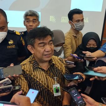 Direktur Komunikasi dan Bimbingan Pengguna Jasa Bea Cukai Nirwala Dwi Heryanto setelah media briefing, Kamis (22/12/2022)