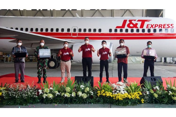 Tingkatkan Efisiensi Pengiriman Paket J T Express Luncurkan Air Freighter