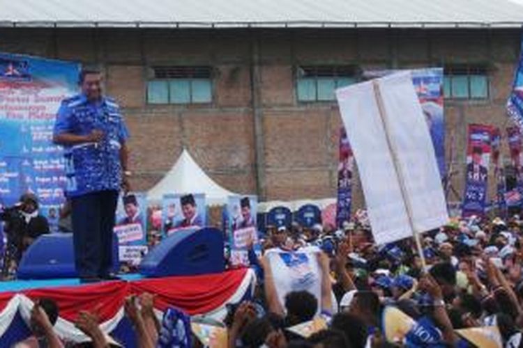 Presiden Susilo Bambang Yudhoyono yang juga Ketua Umum Partai Demokrat di Bantul, Yogyakarta, Senin (17/3/2014).