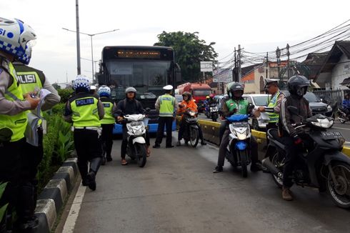 Melintas di Jalur Busway, Pengendara Didenda Rp 500 Ribu