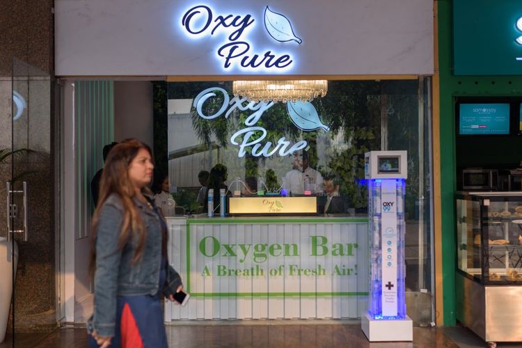 Oxy Pure mengklaim sebagai bar oksigen untuk mengatasi krisis oksigen di New Delhi, India.