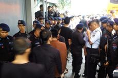 Dipindahkan, Ratusan Tahanan Lapas Banceuy Diangkut Pakai Bus Pariwisata