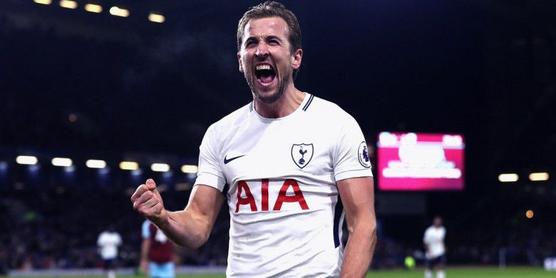 Harry Kane menjadi bintang kemenangan Tottenham Hotspur atas Burnley setelah mencetak 3 gol pada laga lanjutan Liga Inggris di Turf Noor Stadium pada Minggu (24/12/2017) dini hari WIB.