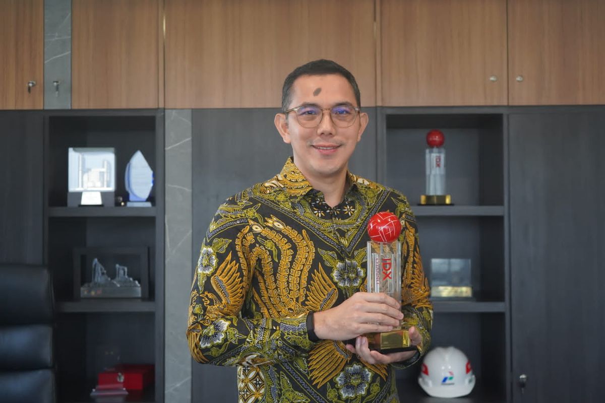 Chief Executive Officer (CEO) PIS Yoki Firnandi ditahbiskan sebagai Outstanding Innovative Corporate Leader ICAII 2023.
