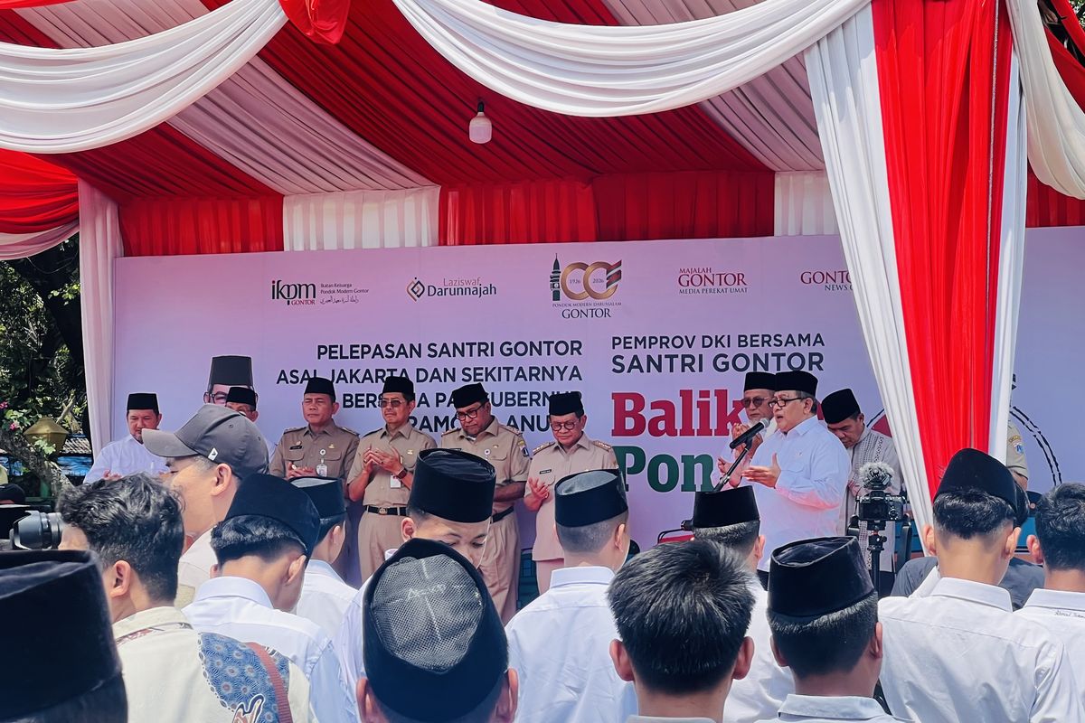 Pramono Lepas 1.700 Santri Pondok Pesantren Gontor di Monas