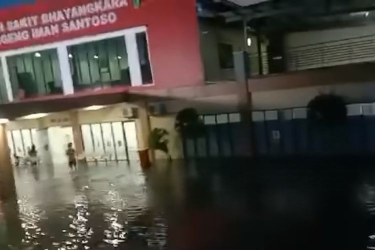 Banjir Rob Mamuju, RS Bhayangkara Terendam Air Selama Dua Malam