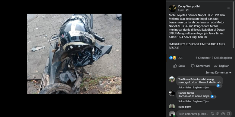 Tangkapan layar sepeda motor yang terlibat kecelakaan akibat ban mobil pecah di Nganjuk, Kamis (15/4/2021)