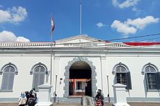 Cara menuju ke Museum Kebangkitan Nasional, Naik Transjakarta dan KRL