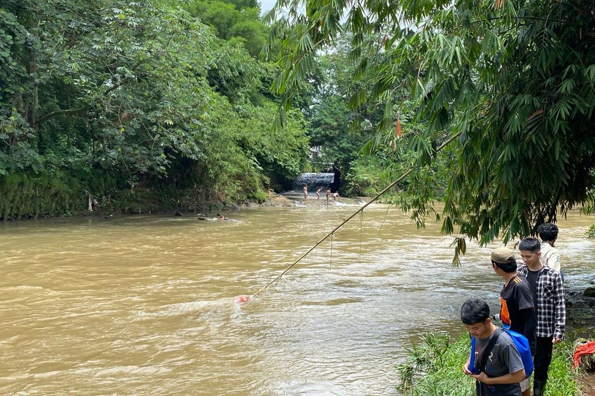 Segmen 4 Sungai Ciliwiung, Depok, Jawa Barat menjadi rumah bagi spesies berang-berang bulu licin. Di tempat ini, tim dari Asta Indonesia melakukan studi untuk terus menemukan aktivitas berang-berang.  