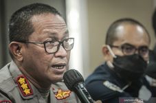 Jakarta Police Vow to Arrest FPI Chief Rizieq Shihab 