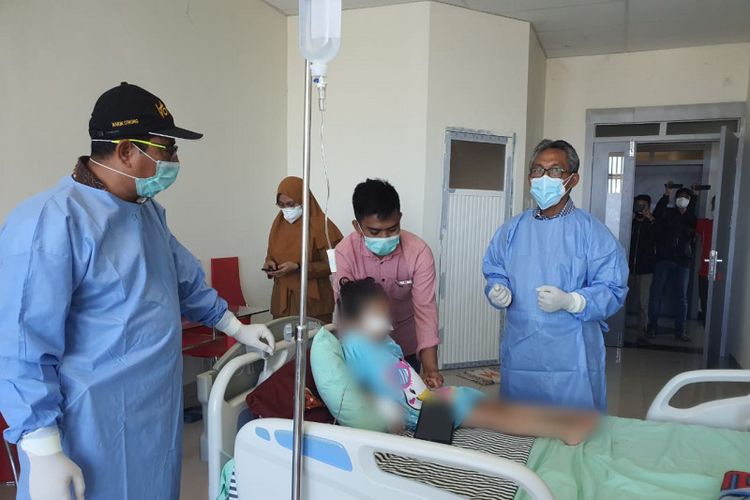 Tim Dokter Ahli dar Pemprov Sulsel memantau kondisi terkini bocah AP di RSUD Syekh Yusuf Gowa.