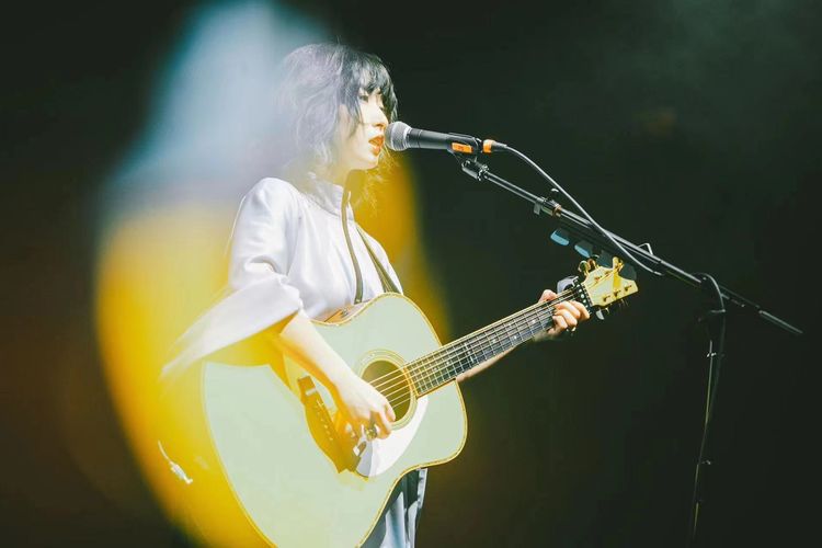 Penyanyi asal Jepang, Sayuri yang menyanyikan lagu anime terkenal seperti My Hero Academia dan Erased meninggal dalam usia 28 tahun