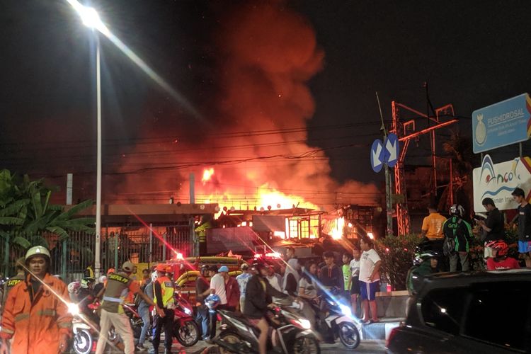 Ruko disamping Stasiun Ancol Terbakar pada Kamis (26/9/2019) malam