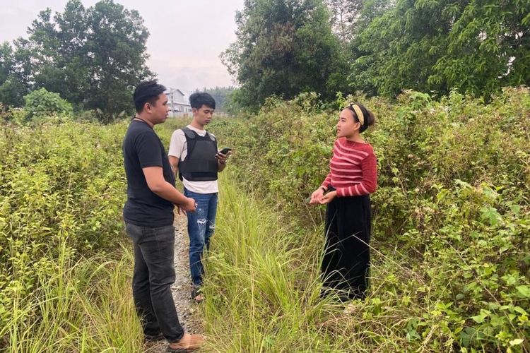 Mayang (21) mahasiswi yang dibegal pacarnya sendiri saat menunjukkan lokasi peristiwa terjadi, Sabtu (24/9/2022).