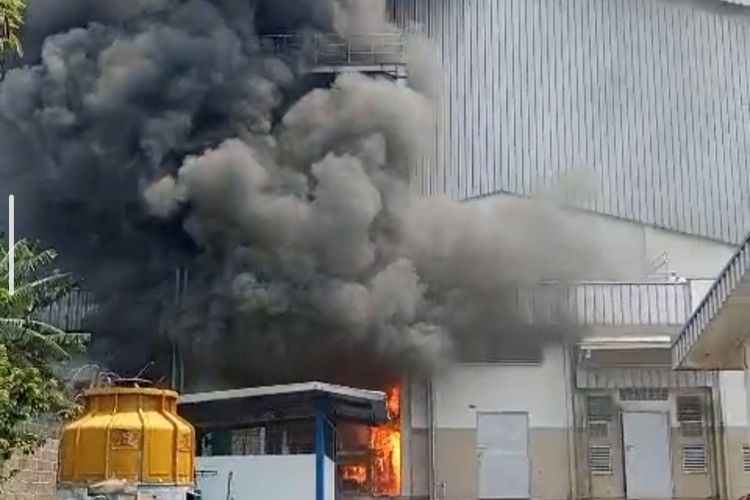 Kebakaran Pabrik Pelumas di Bekasi, Api Diduga Berasal dari Mesin Produksi