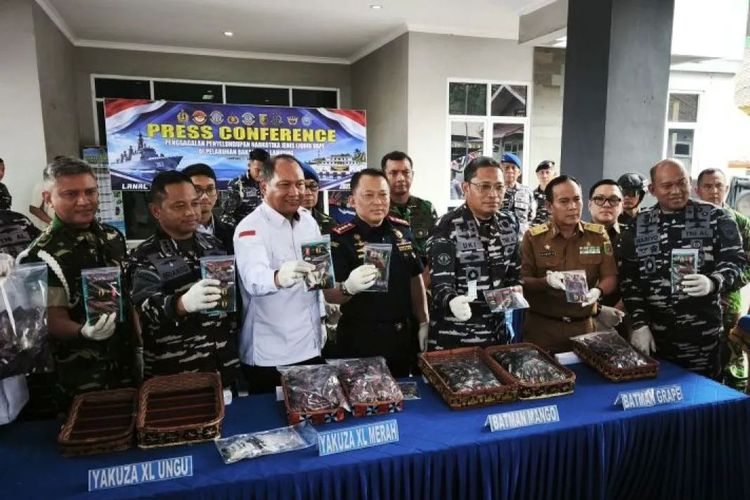 Disamarkan dengan Keripik Singkong di Bus ALS, TNI AL Sita 4.364 Vape Narkoba Senilai Rp 34,9 Miliar di Bakauheni