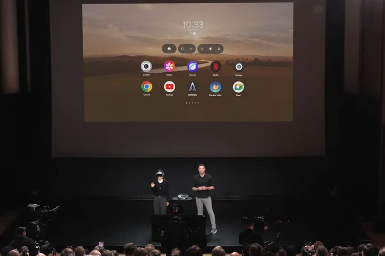 Samsung memastikan bahwa hampir aplikasi Android favorit pengguna bisa langsung dijalankan di perangkat ini, termasuk aplikasi streaming film Netflix.
