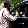 Viral Video Cekcok Anggota DPRD dan Petugas PSBB, Berdalih Masker Hilang lalu Tancap Gas