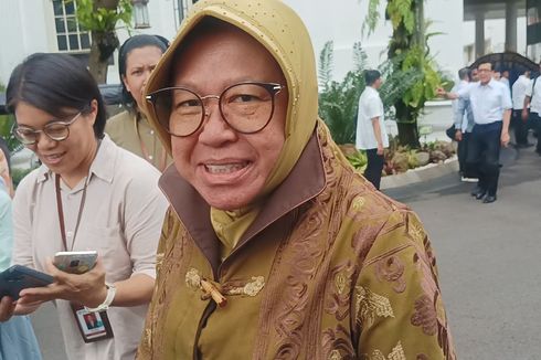 Kembali Hadir di Istana, Mensos Risma Bungkam Saat Ditanya soal Arahan Jokowi