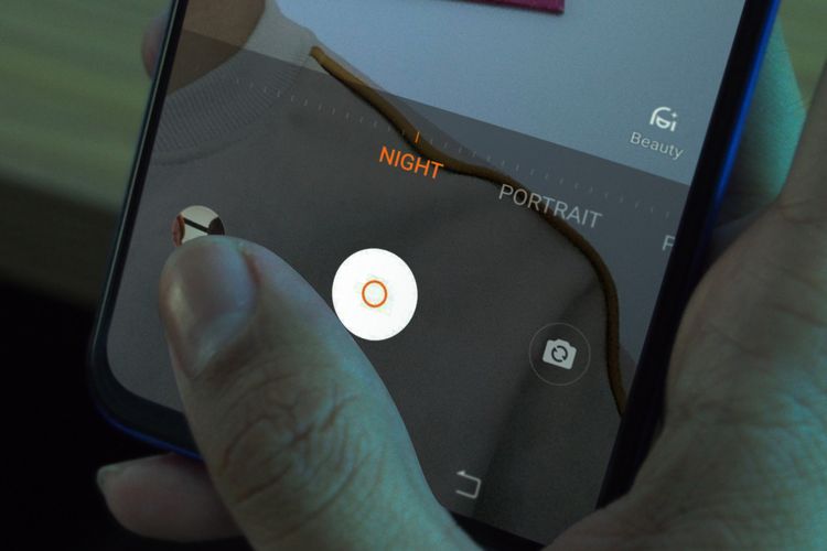Mode Night pada aplikasi kamera Vivo V19.