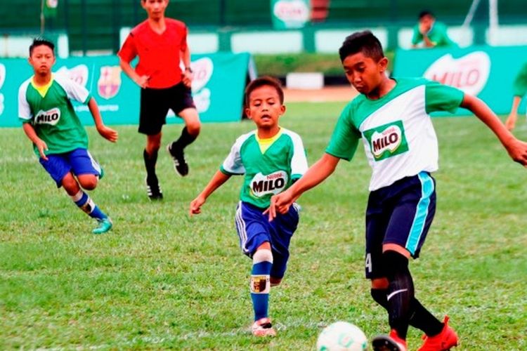 MILO Football Championship Bandung 16-18: SD Al Masoem Sumedang berhasil menjadi juara MILO Football Championship Bandung setelah berhasil mengalahkan SD Mekarsari Sumedang dengan skor 1-0.