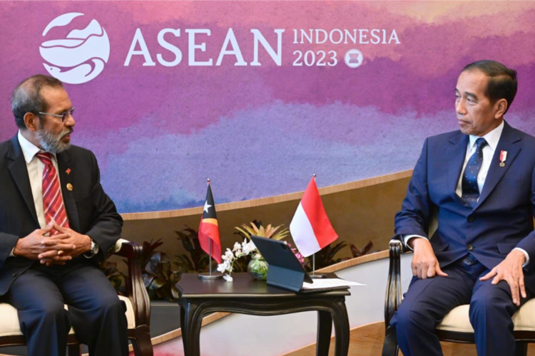 PM Timor Leste Taur Matan Ruak mengadakan pertemuan bilateral dengan Presiden Jokowi dan diharapkan di bawah keketuan Indonesia, Timor Leste dapat segera menjadi anggota penuh ASEAN.