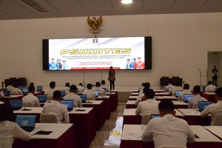 Sebanyak 2.415 calon taruna-taruni (catar) Politeknik Pengayoman Indonesia (Poltekpin) mengikuti seleksi psikotes di Auditorium Poltekpin Kampus Tangerang, Banten, Kamis (5/9/2024).