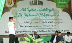 Menaker Dorong Orangtua Titipkan Anak di Pesantren