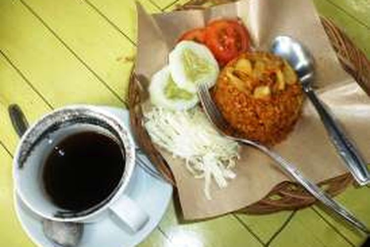 Nasi goreng salak, salah satu menu spesial di warung Kebon Salak di   Jl Srikandi, Grogol, Salatiga.