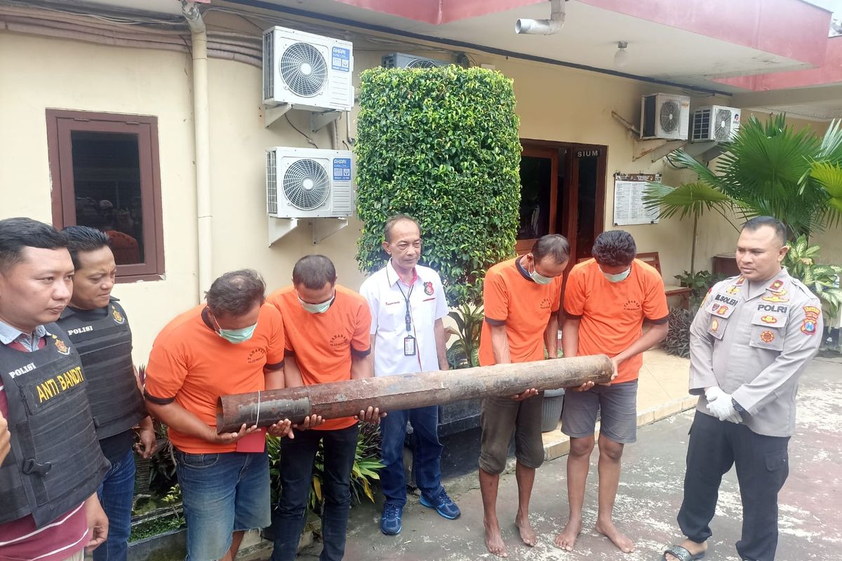 Para pelaku pencuri tiang milik KAI