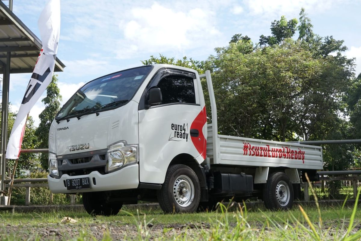Isuzu Indonesia memperkenalkan kendaraan niaga, Isuzu Traga dan All New Isuzu D-Max, dalam acara Isuzu Real Harvester Camp