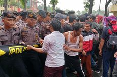 Massa Demo di Mapolda Sumut Tuntut Ketua Adat Sorbatua Sialagan Dibebaskan