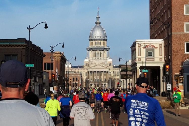 Suasana Lincoln Presidential Half Marathon yang diselenggarakan di Springfield, Illinois, Amerika Serikat, Sabtu (6/4/2019).