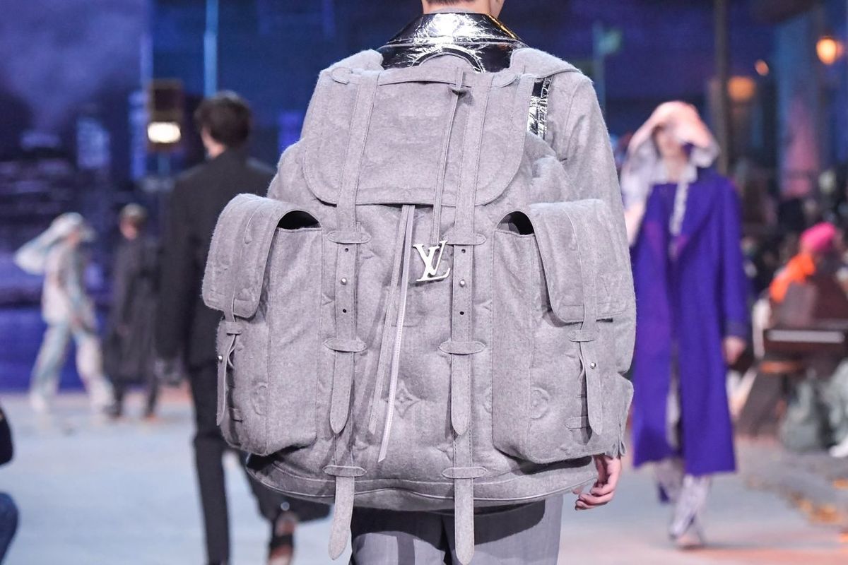 Virgil Abloh Rancang Tas Ransel 'Oversized' LV Seharga Rp 142 Juta