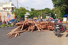 Truk Angkut Kayu Kecelakaan di Semarang, Tukang Tambal Ban Tertimpa Muatan