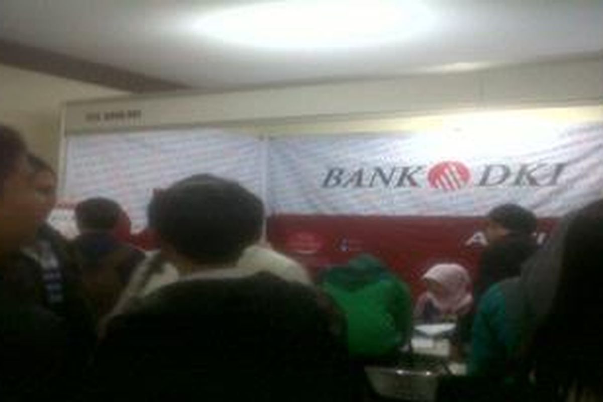 Booth Bank DKI di Kompas Karier Fair Yogyakarta 2012.