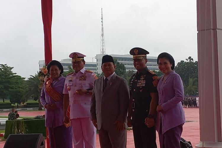 Menteri Pertahanan Prabowo Subianto saat menghadiri acara serah terima jabatan Panglima TNI di Markas Besar TNI, Cilangkap, Jakarta Timur, Selasa (20/12/2022).