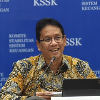 Menteri Keuangan Purbaya Yudhi Sadewa memberikan pemaparan pada konferensi pers hasil rapat berkala Komite Stabilitas Sistem Keuangan (KSSK) di Jakarta, Senin (3/11/2025). Komite Stabilitas Sistem Keuangan menyatakan stabilitas sistem keuangan Indonesia pada kuartal III-2025 tetap terjaga di tengah tantangan dan dinamika pasar keuangan global, sementara pemerintah menargetkan pertumbuhan ekonomi dapat mencapai 5,2 persen pada akhir tahun 2025. 