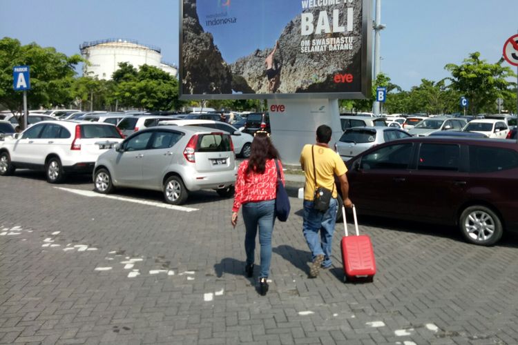 Ilustrasi parkir mobil Bandara I Gusti Ngurah Rai Bali