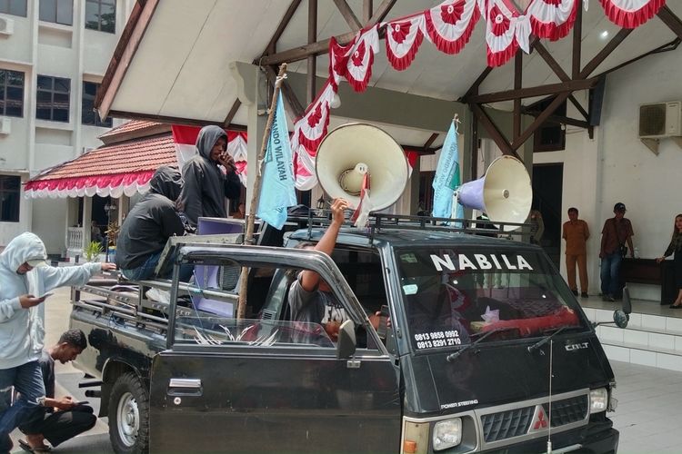 Lokalisasi Tanjung Batu Merah Kembali Beroperasi, Pemuda di Ambon Demo DPRD